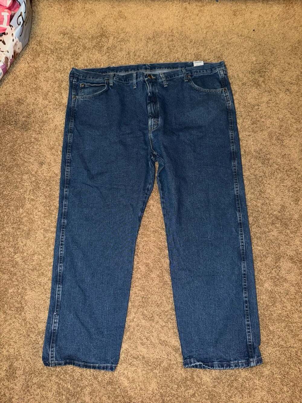 Wrangler Rugged Wear Men's Blue Denim Relaxed Fit Jeans Size 52x30